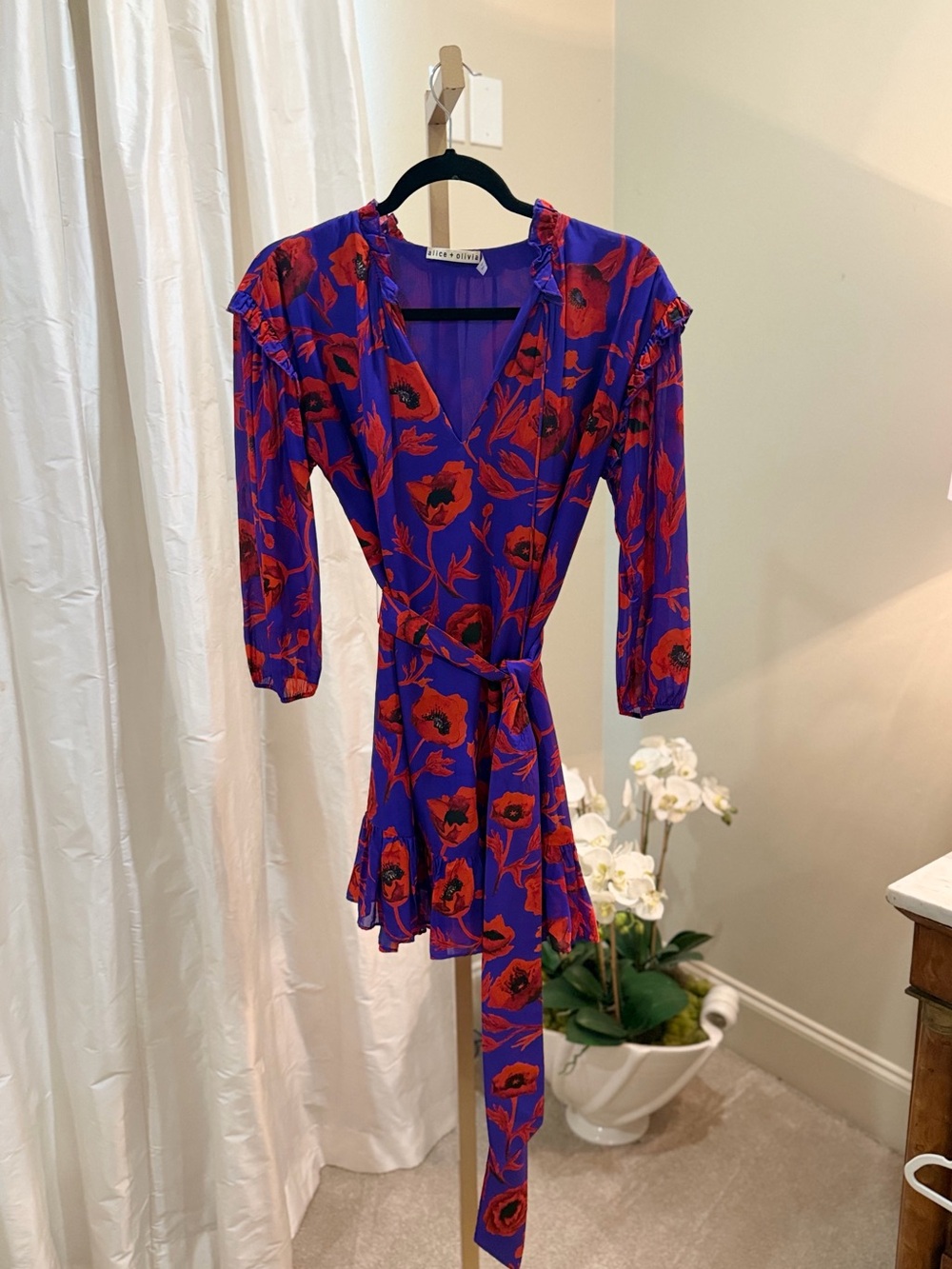 Alice and Olivia Dress: XS